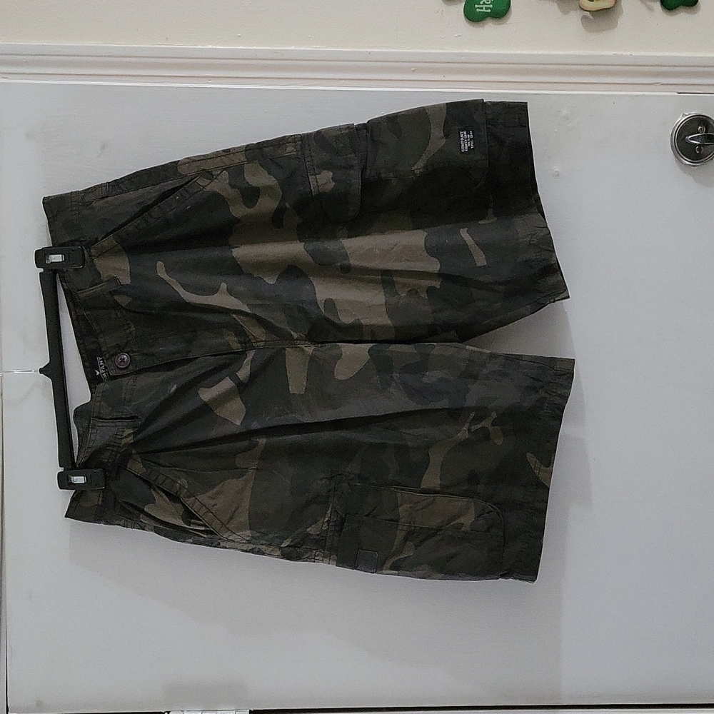 Company eighty one camouflage man shorts